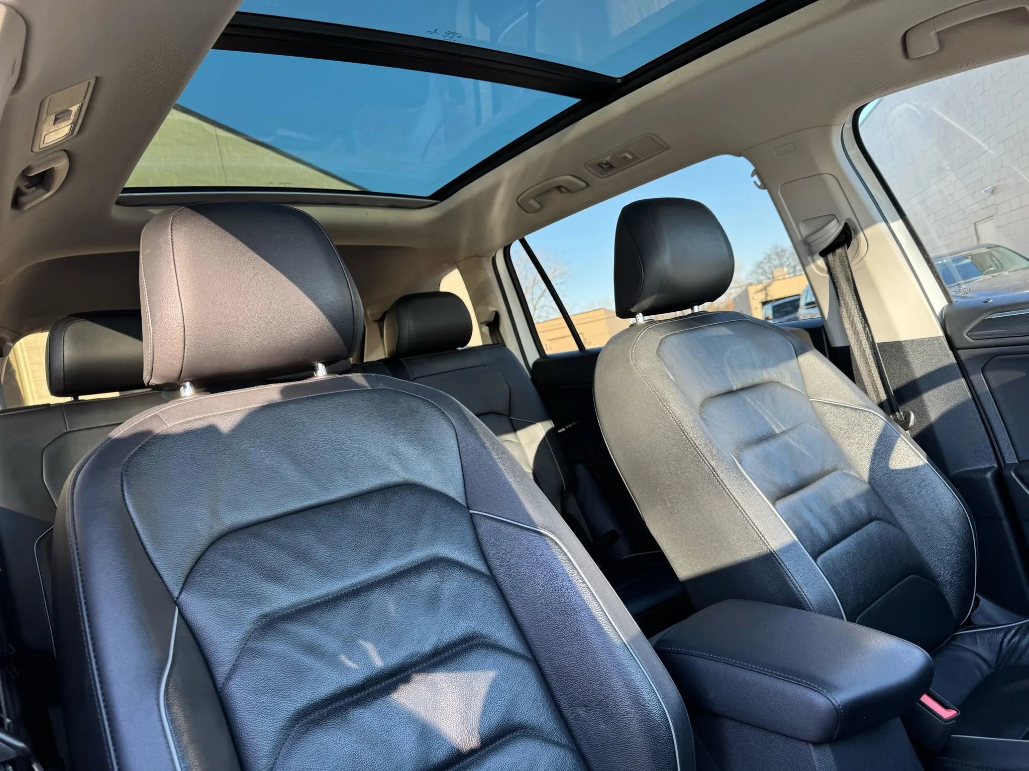 Used 2019 Volkswagen Tiguan SEL Premium w/ 3rd Row Seat Package image 30