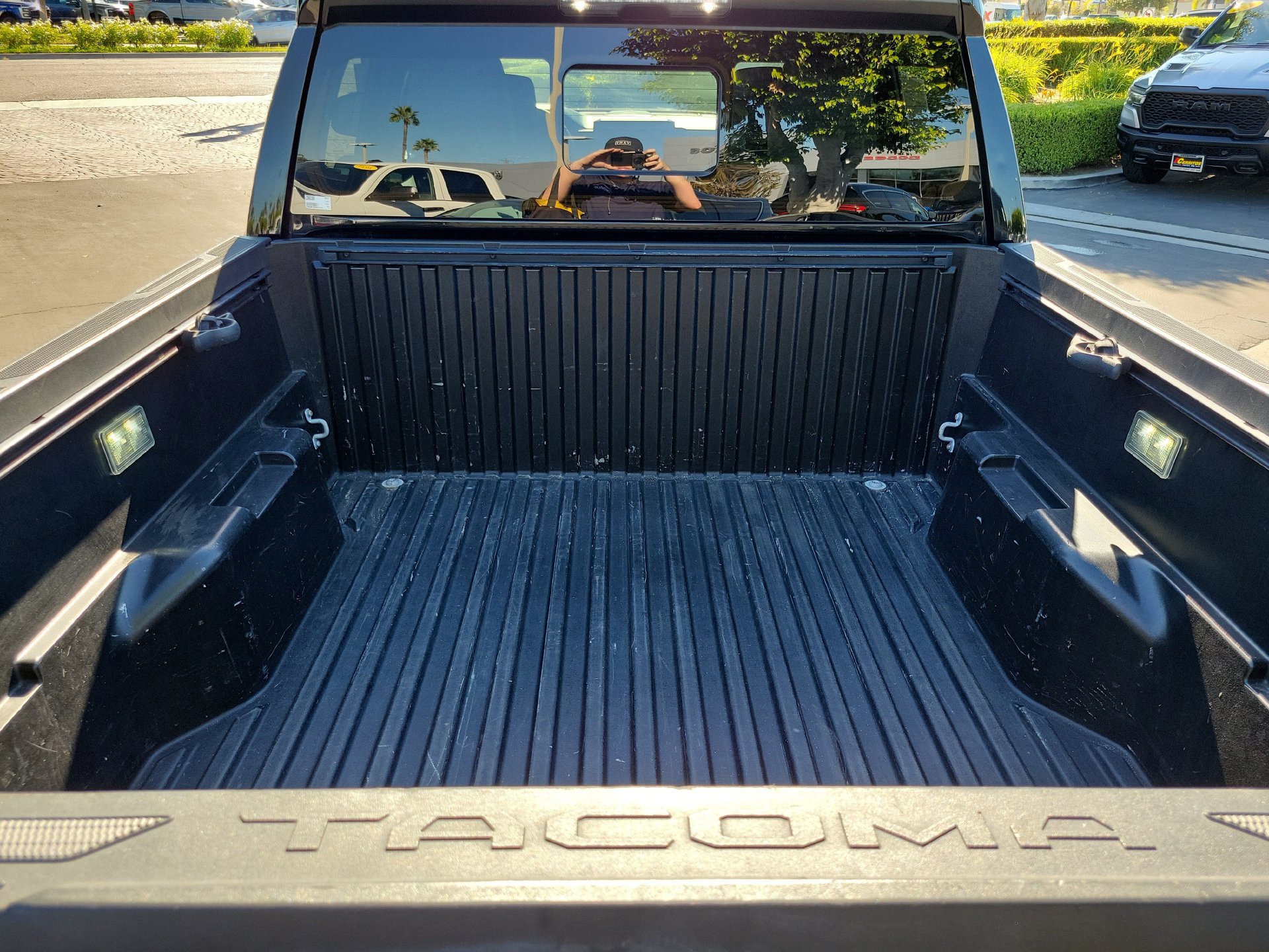 Used 2024 Toyota Tacoma SR5 AWD/4WD image 22
