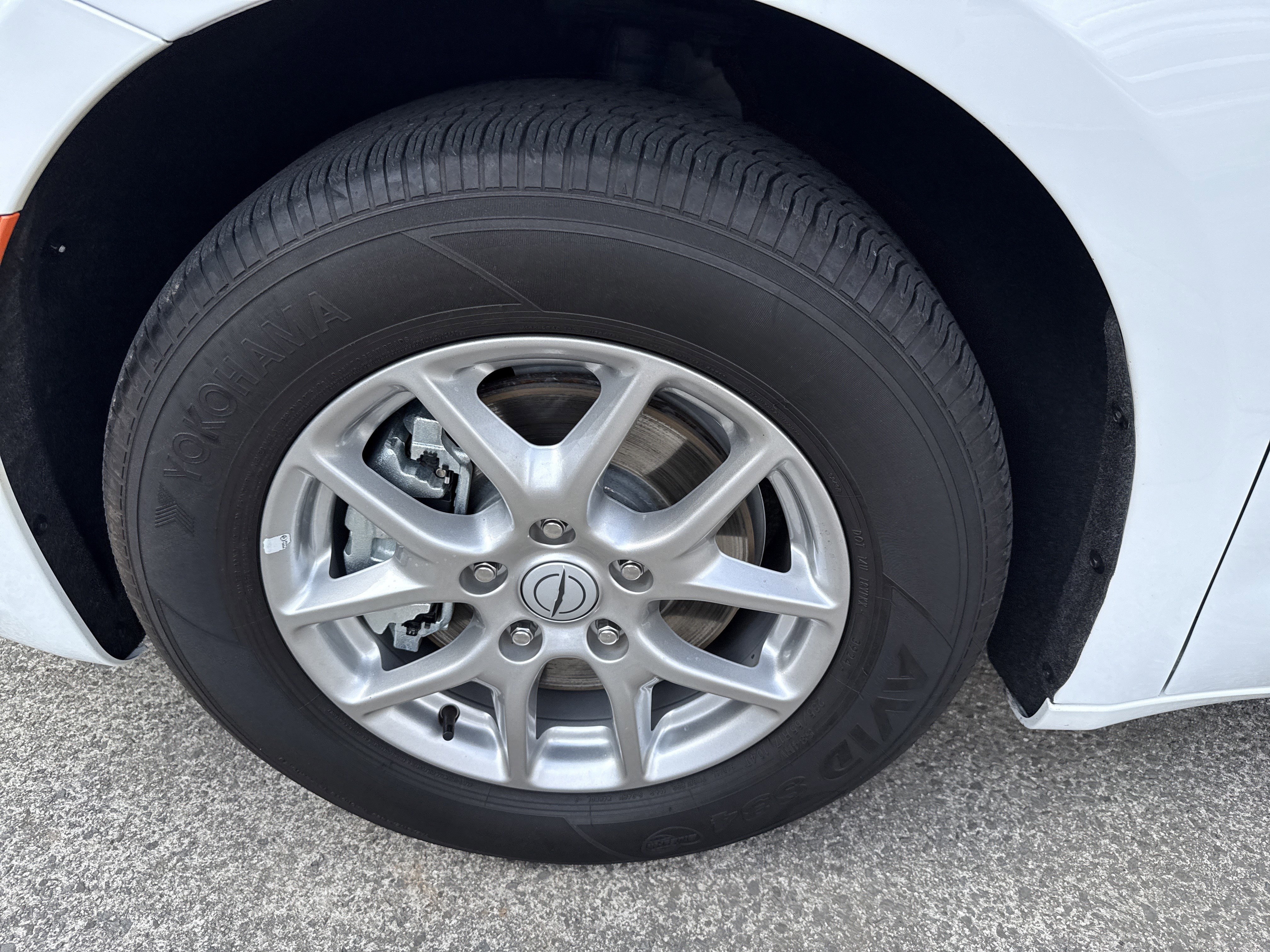 Used 2025 Chrysler Pacifica Select image 11