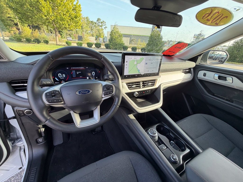 Used 2026 Ford Explorer Active RWD image 17