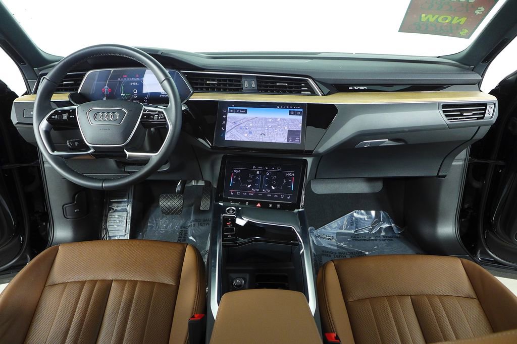 Used 2024 Audi Q8 e-tron Premium Plus w/ Premium Plus Package image 25