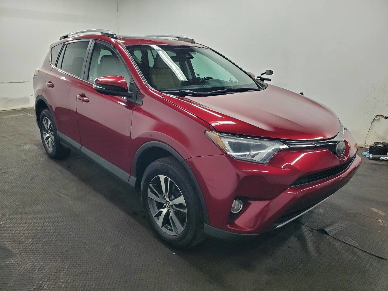 Used 2018 Toyota RAV4 XLE image 3