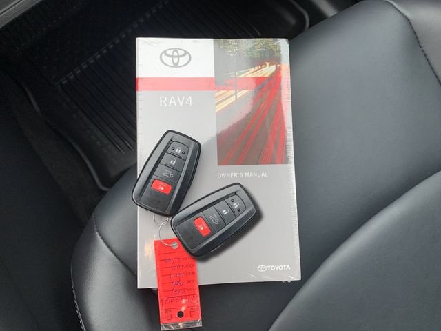 Used 2023 Toyota RAV4 XLE Premium AWD/4WD image 9