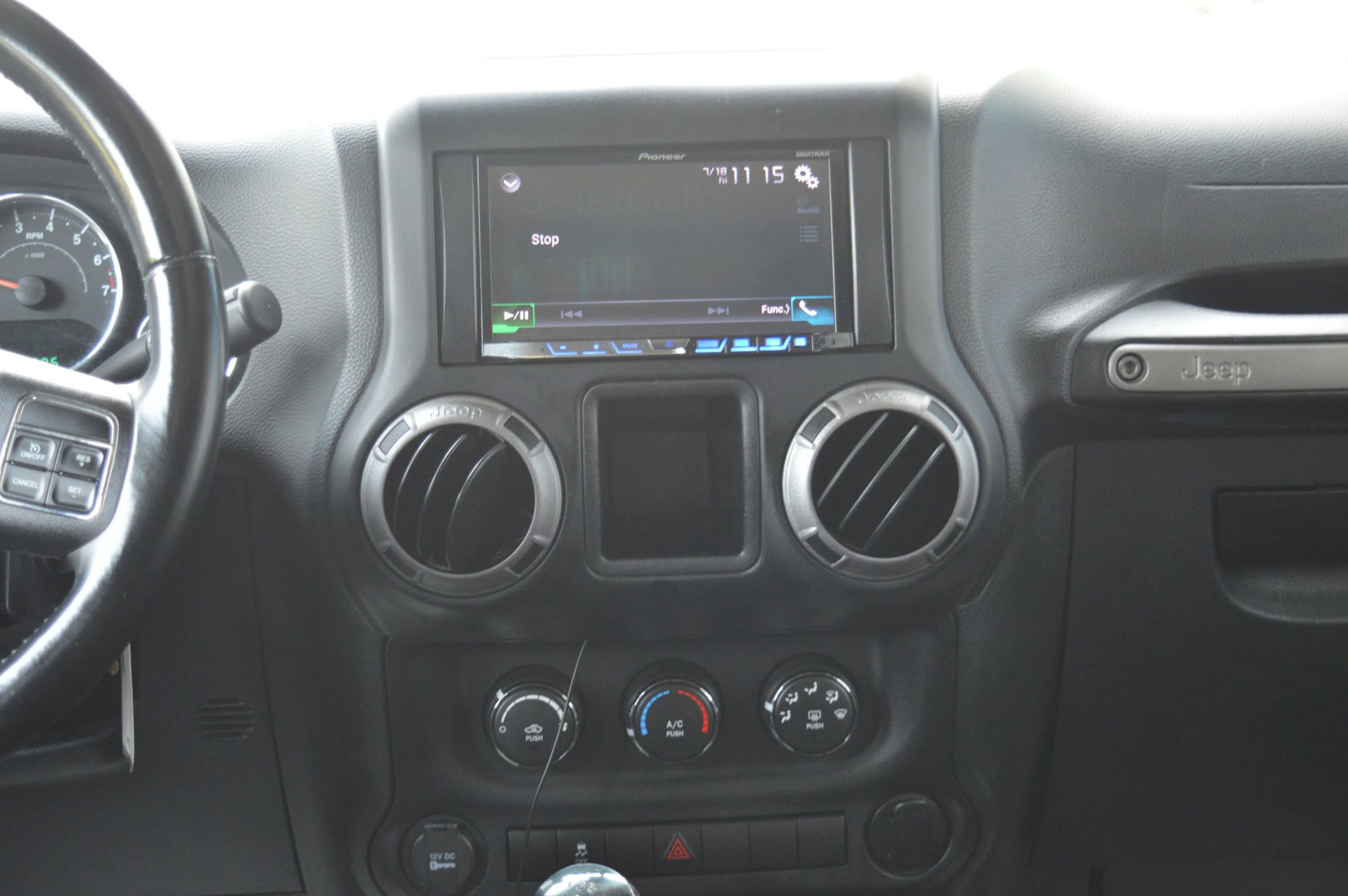 Used 2013 Jeep Wrangler Unlimited Sport w/ Connectivity Group image 33