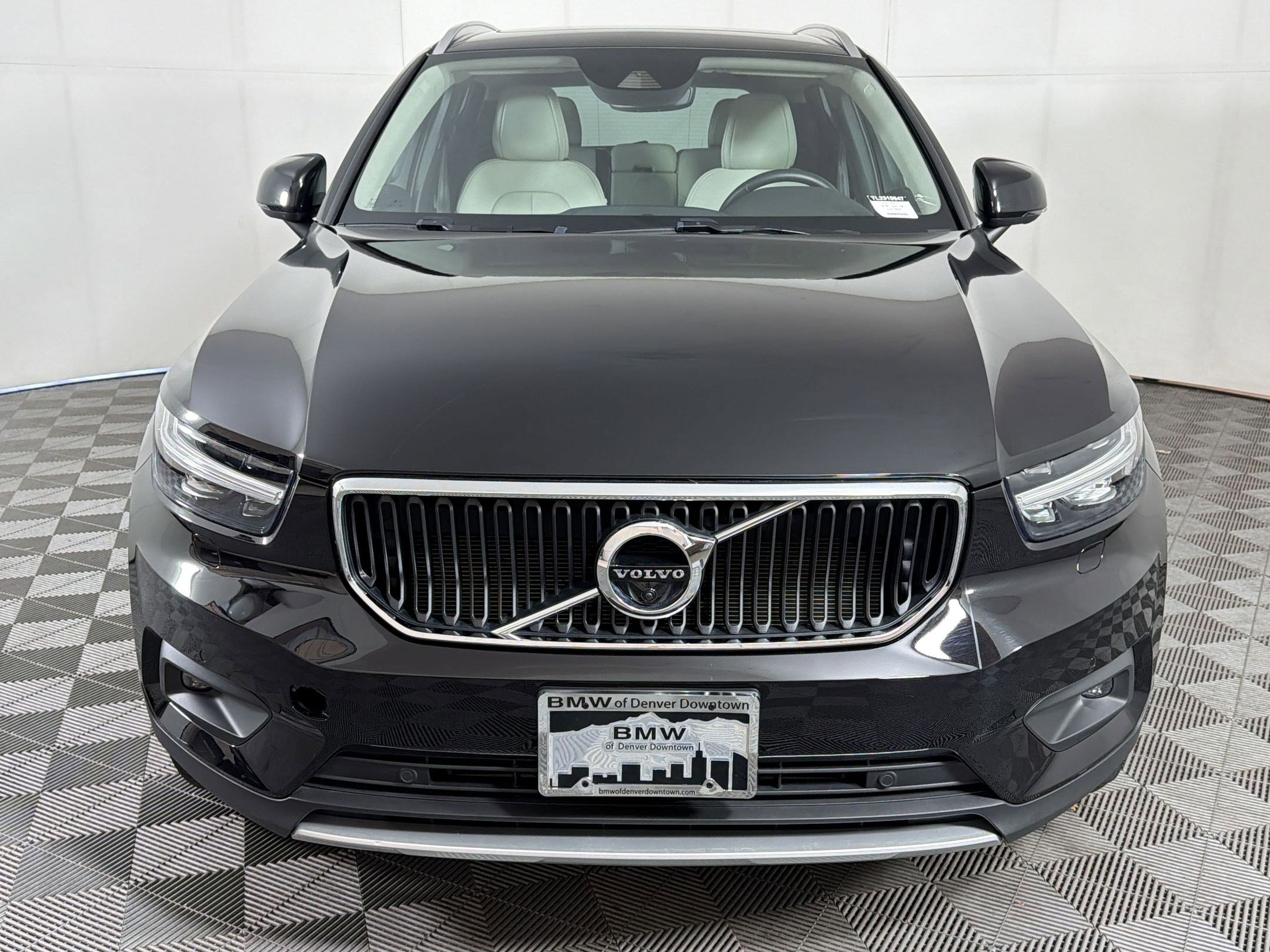 Used 2020 Volvo XC40 T5 Momentum w/ Protection Package image 6