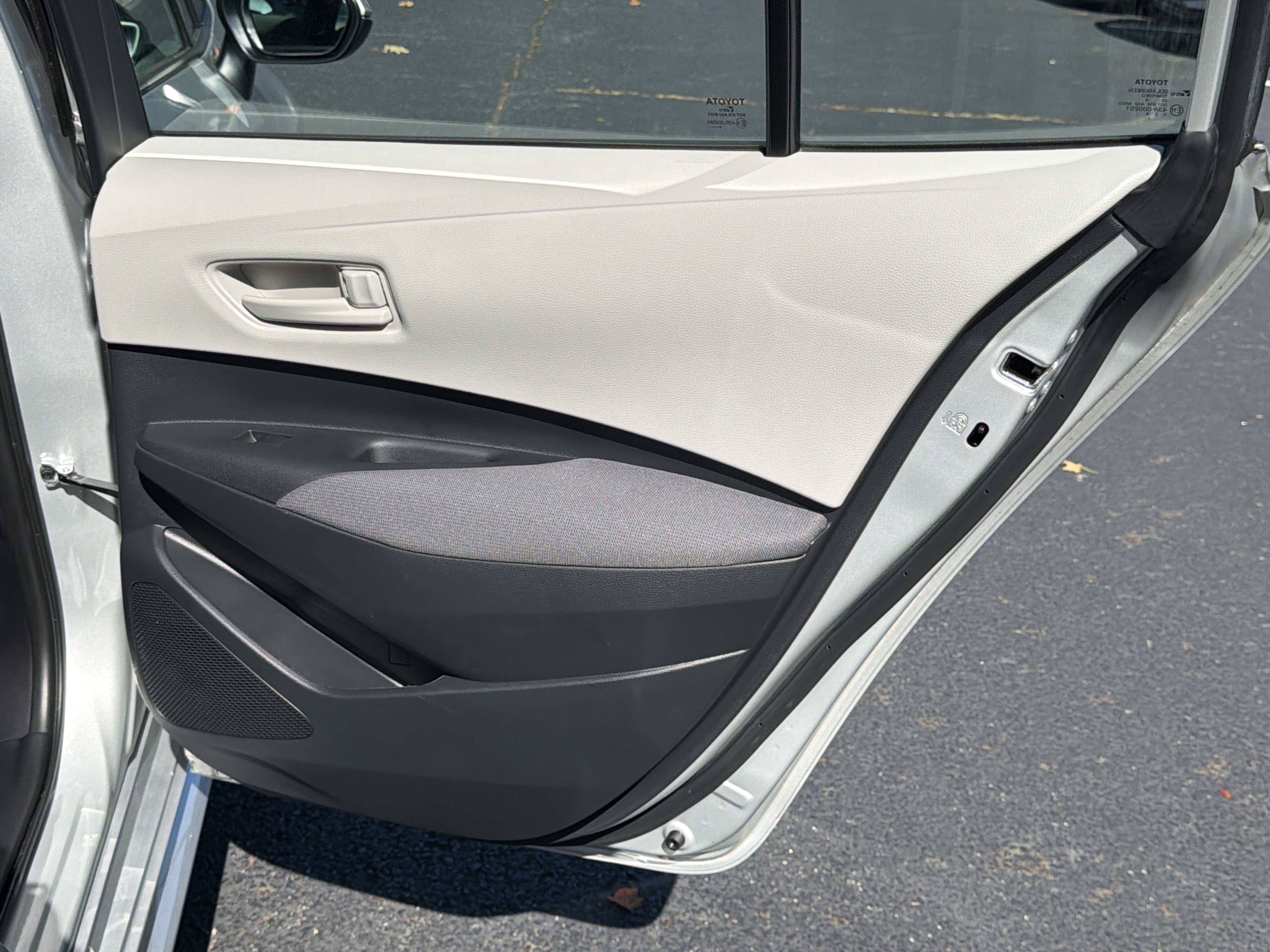 Used 2024 Toyota Corolla LE FWD image 16