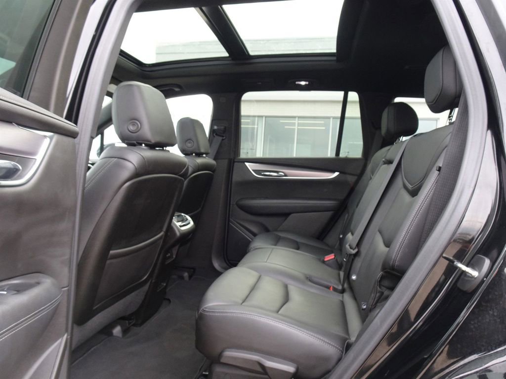 Certified 2023 Cadillac XT6 Luxury AWD/4WD image 16