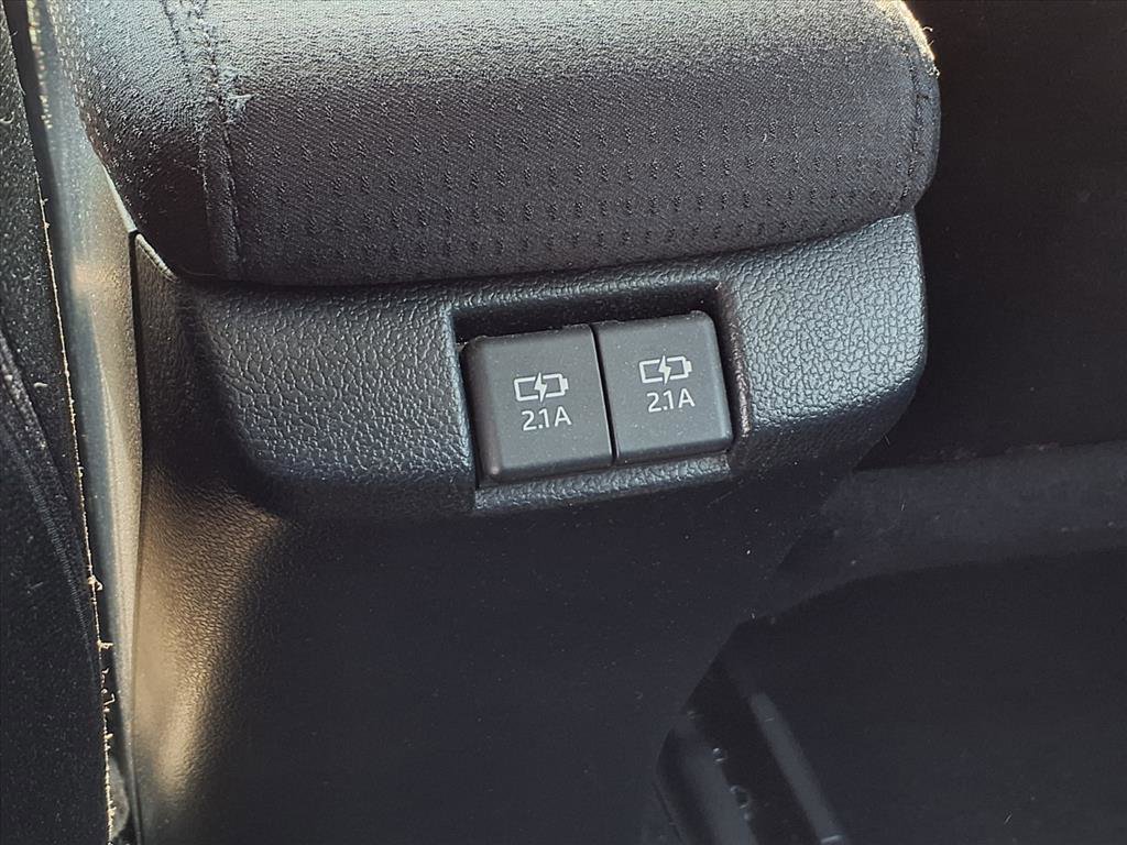 Used 2021 Toyota Prius LE image 25