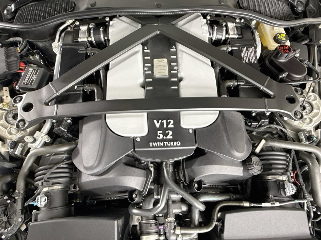 Used 2023 Aston Martin V12 Vantage Roadster RWD image 28