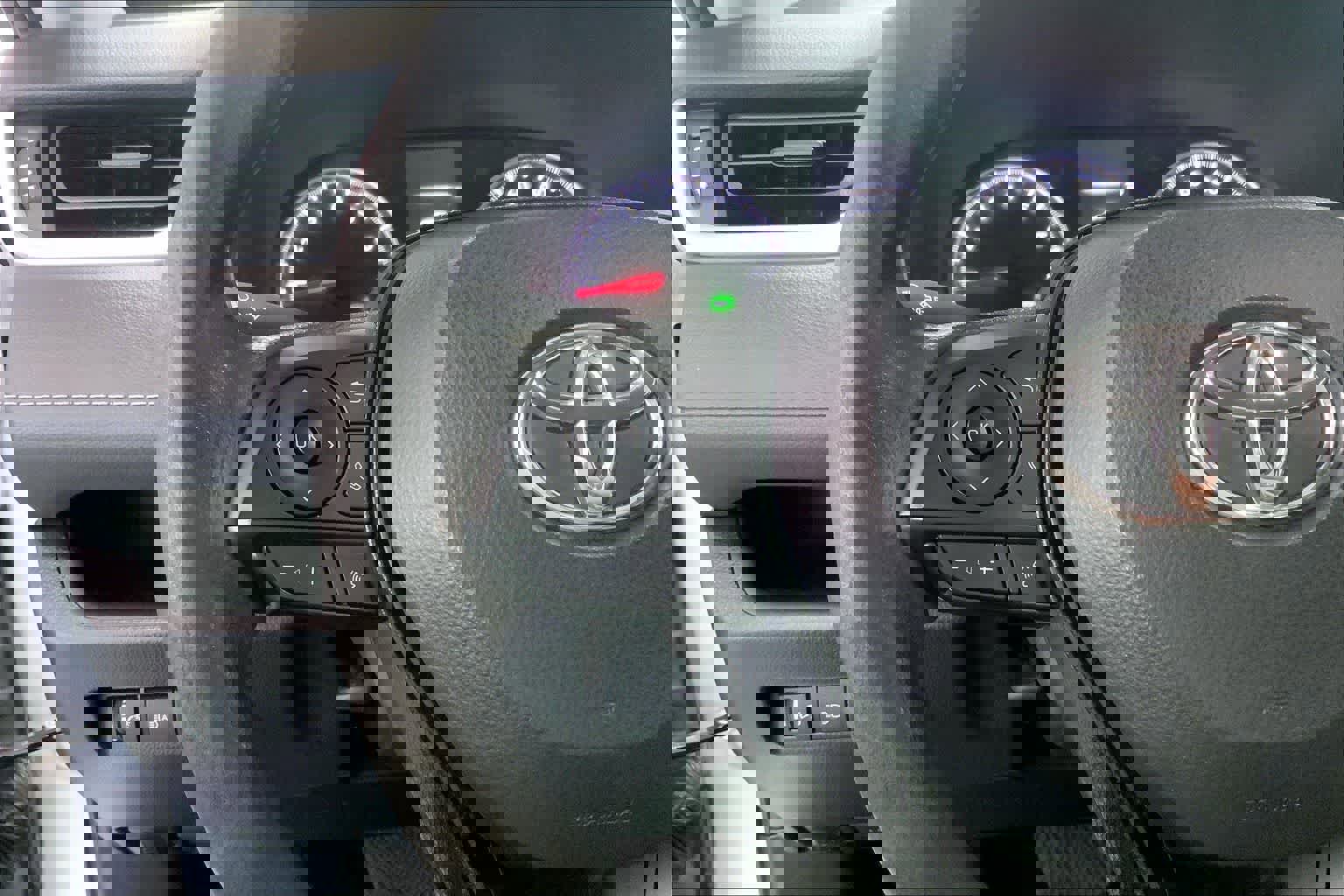 Used 2022 Toyota RAV4 XLE image 22