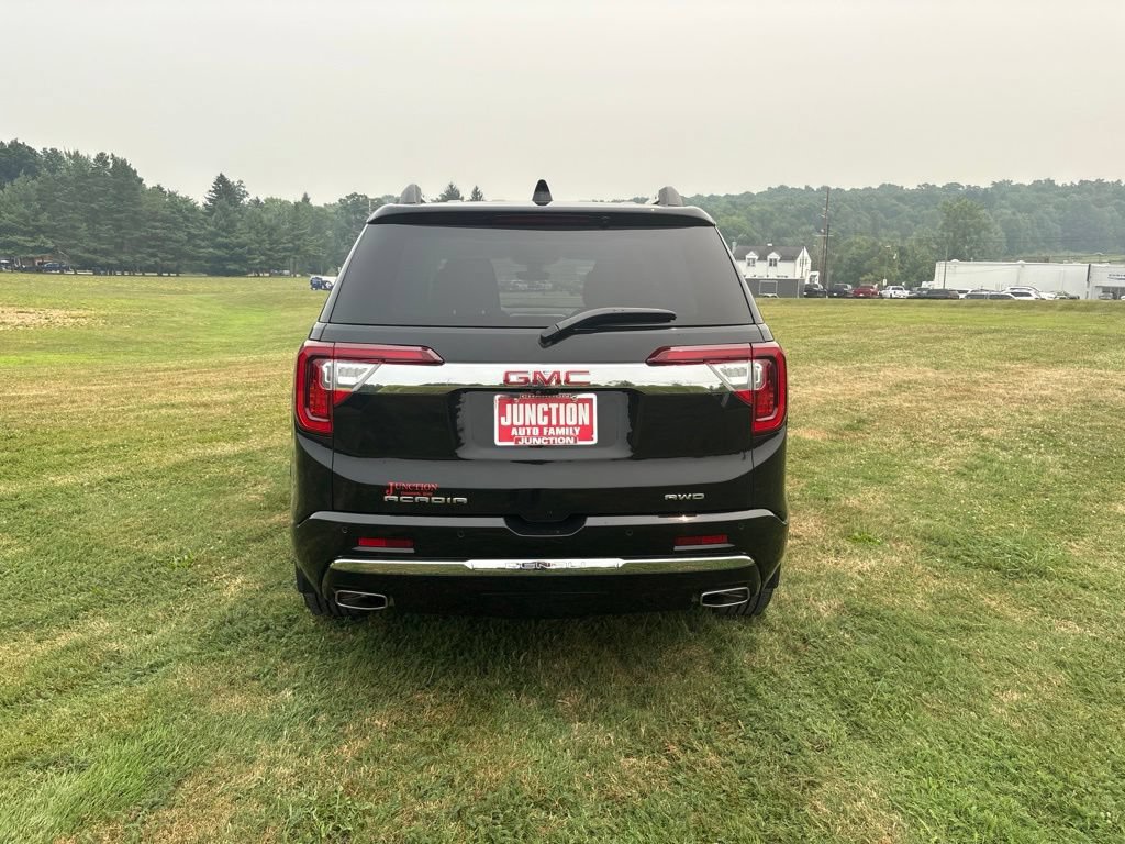 Used 2023 GMC Acadia Denali w/ Denali Technology Package AWD/4WD image 7