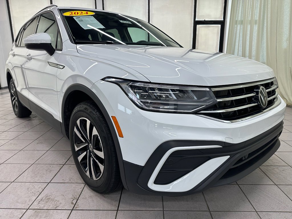 Used 2024 Volkswagen Tiguan S FWD image 2