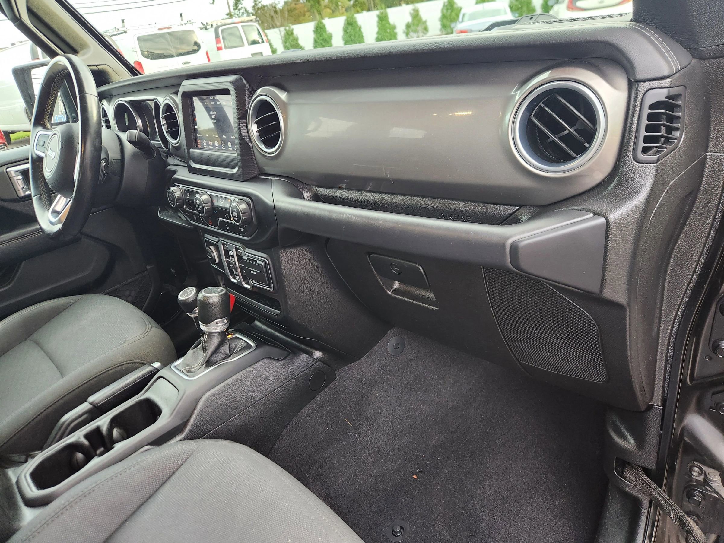 Used 2020 Jeep Wrangler Unlimited Sahara image 42