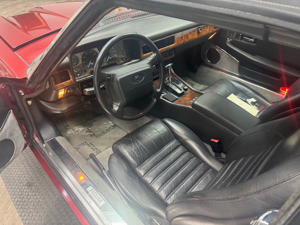 Used 1992 Jaguar XJS V12 Convertible RWD image 19