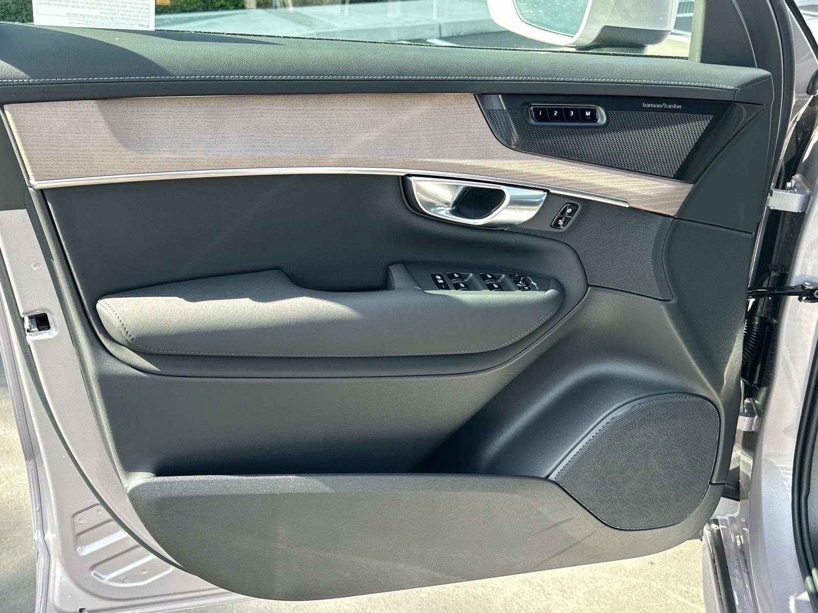 New 2026 Volvo XC90 T8 Plus image 10