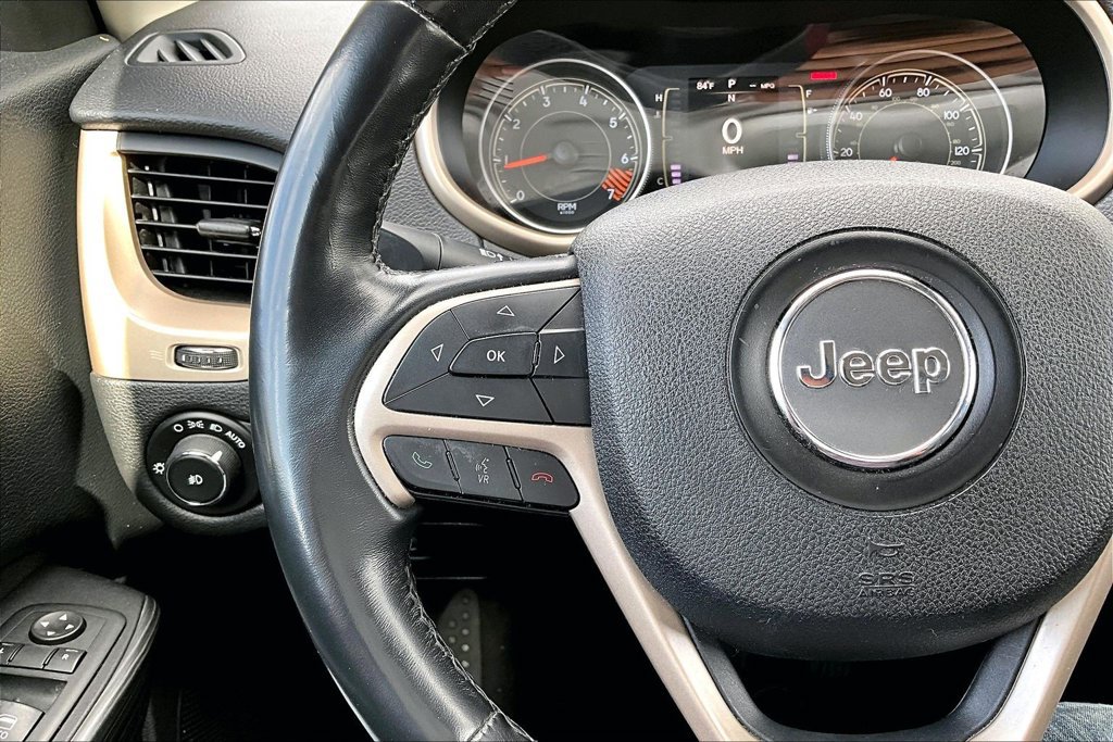 Used 2015 Jeep Cherokee Latitude FWD image 6