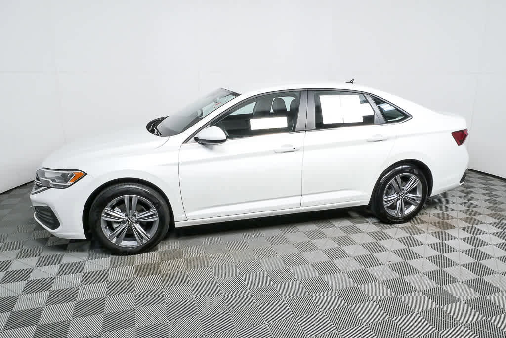 Used 2023 Volkswagen Jetta SE image 30