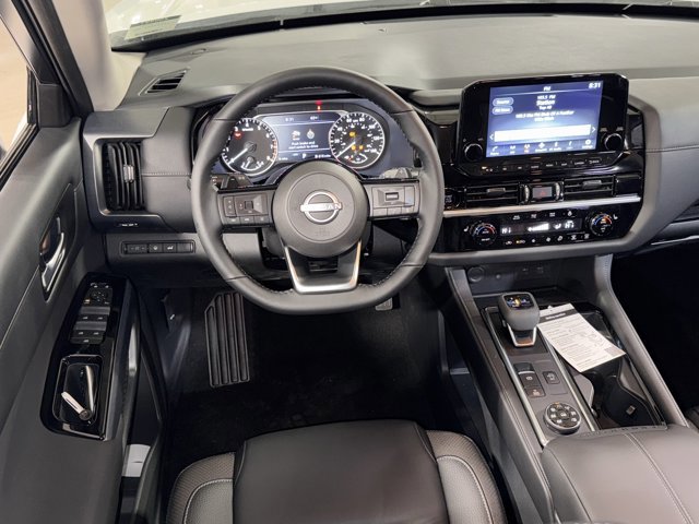 New 2025 Nissan Pathfinder SL image 19