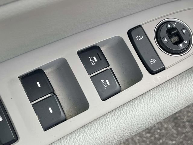 Used 2018 Hyundai Sonata Limited image 18