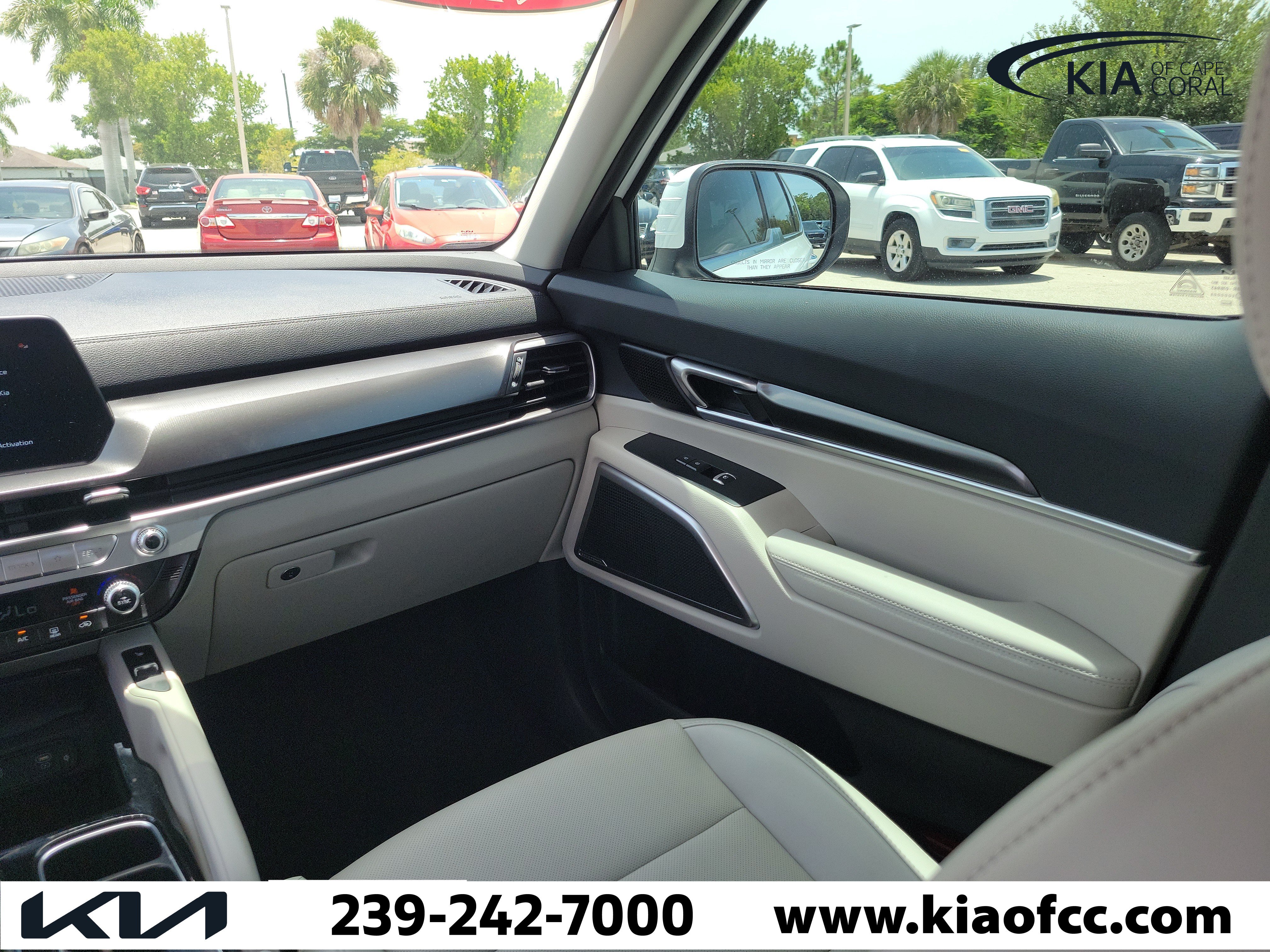 Certified 2024 Kia Telluride S w/ S Sunroof Package AWD/4WD image 17