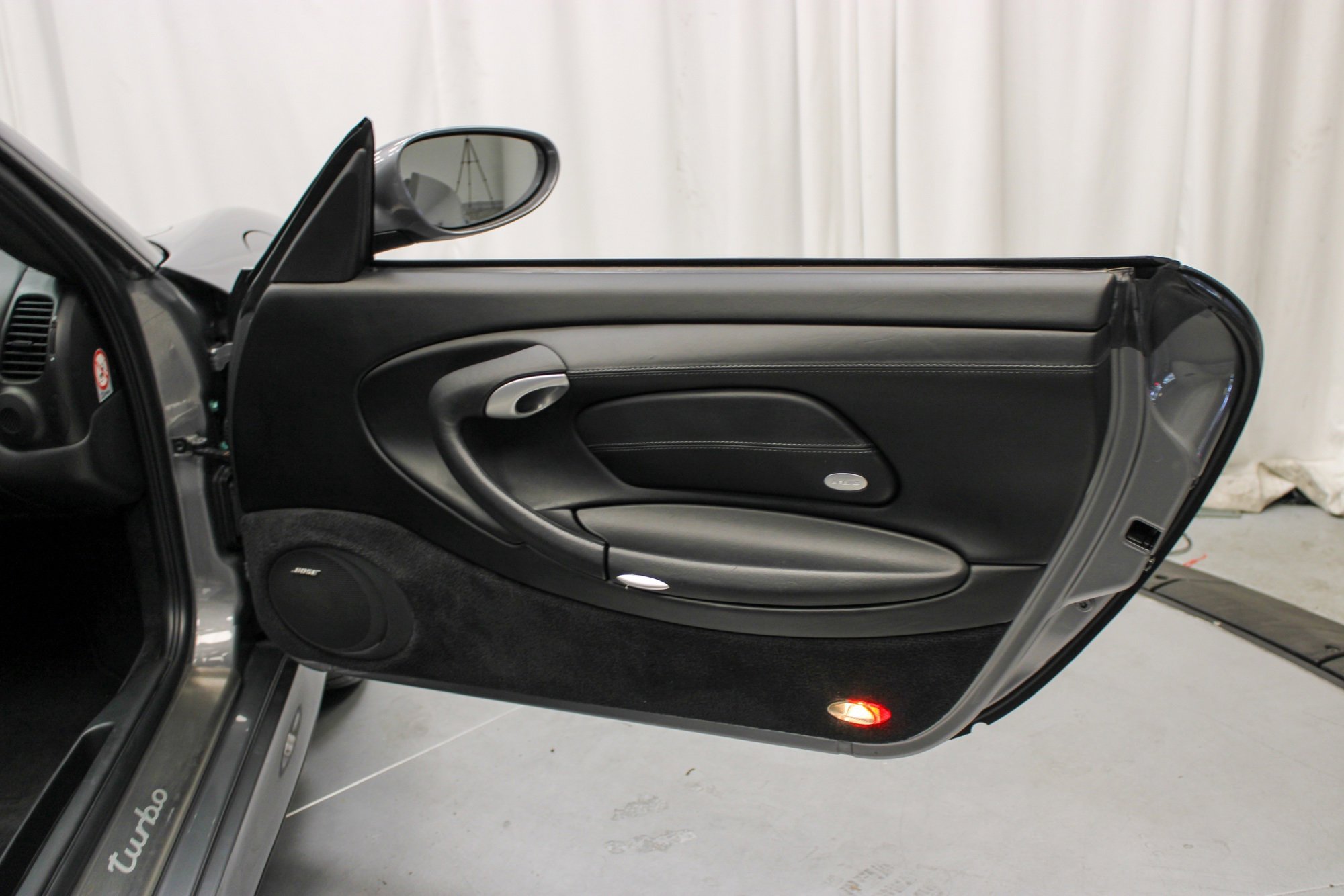Used 2004 Porsche 911 Turbo image 36