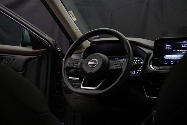 Used 2023 Nissan Rogue SL w/ SL Premium Package image 14