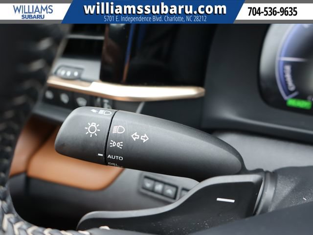 Used 2025 Toyota Crown Signia AWD/4WD image 20