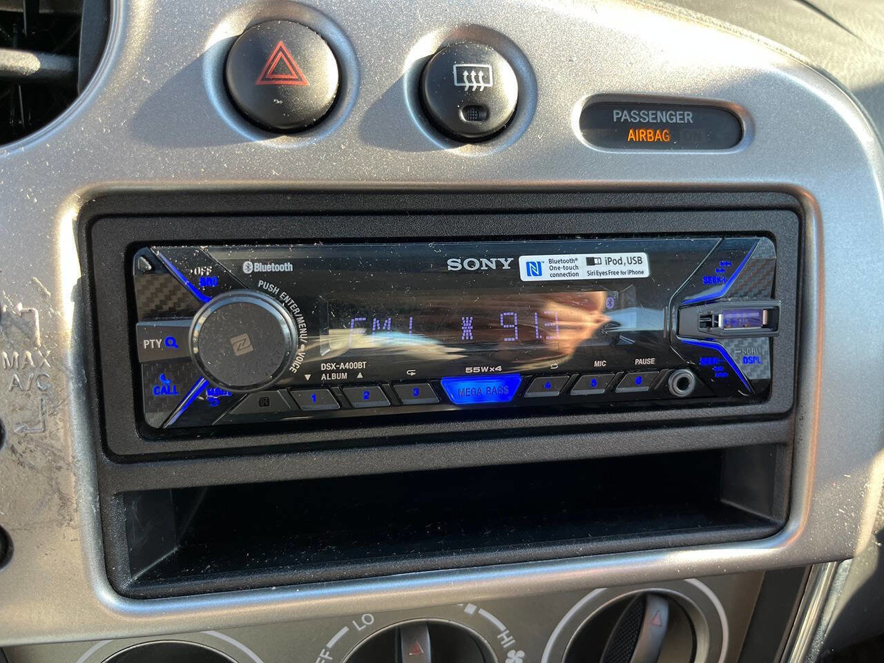 Used 2007 Pontiac Vibe w/ Preferred Package image 12