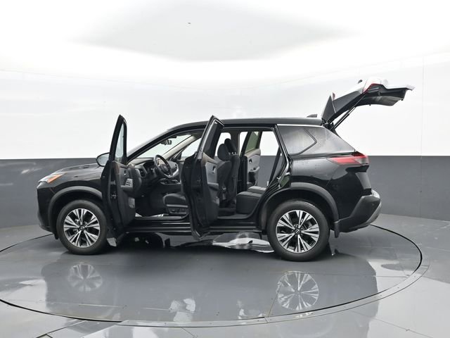 Used 2023 Nissan Rogue SV image 30