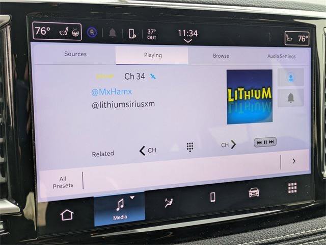 Certified 2024 Chrysler Pacifica Touring-L image 18