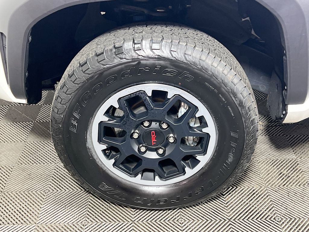 Certified 2025 Toyota Tacoma TRD Off-Road AWD/4WD image 28