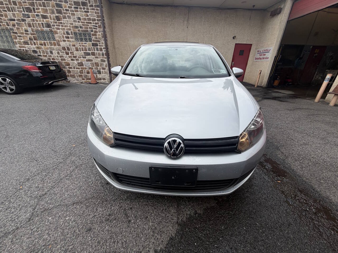 Used 2014 Volkswagen Golf 4-Door FWD image 9