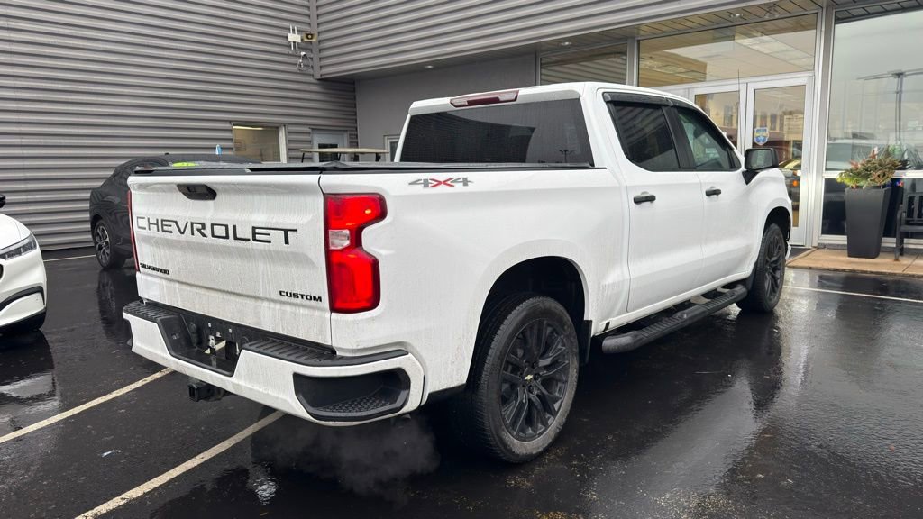 Used 2020 Chevrolet Silverado 1500 Custom w/ Custom Value Package image 3
