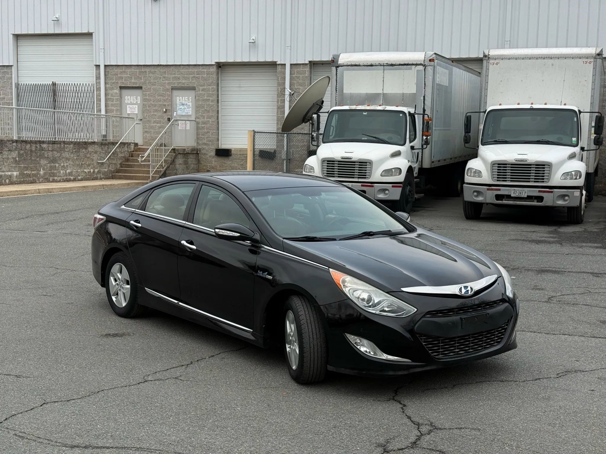 Used 2012 Hyundai Sonata Hybrid w/ Leather Pkg image 3