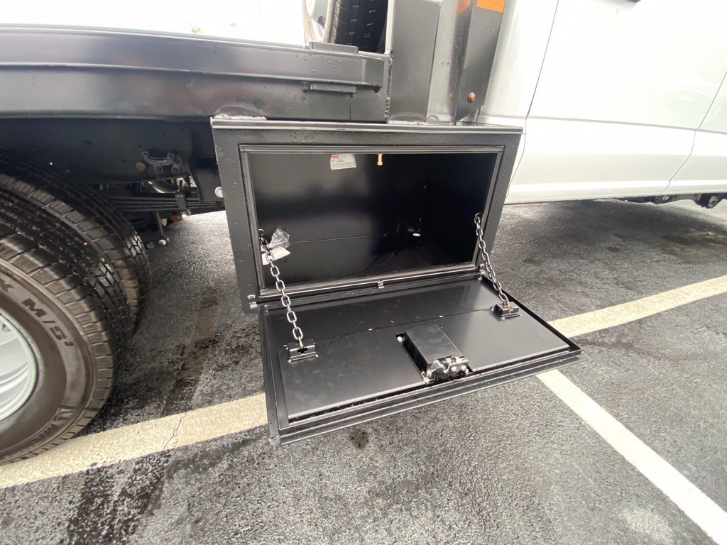 New 2026 Ford F350 XL w/ XL Chrome Package AWD/4WD image 9