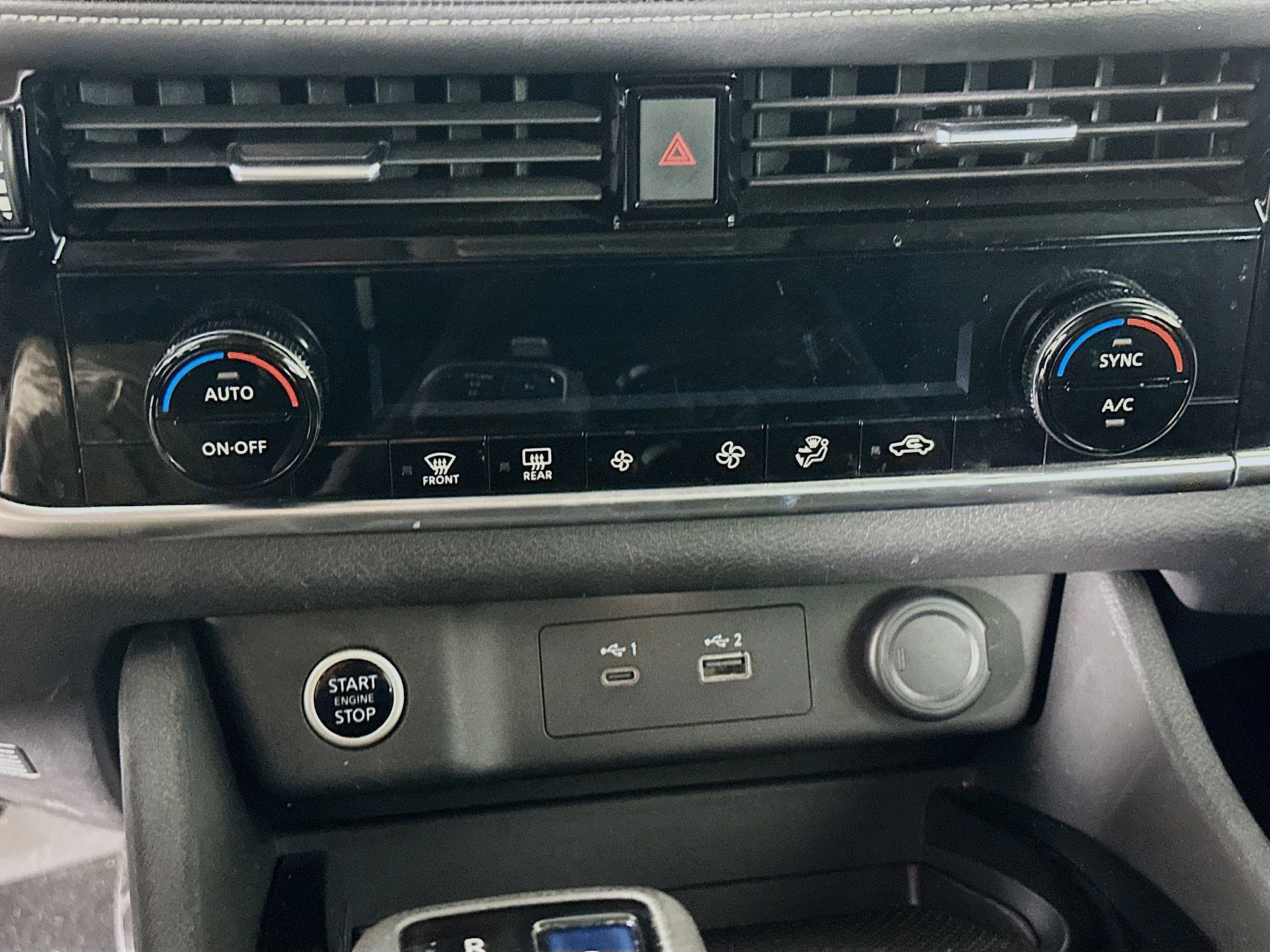Used 2022 Nissan Rogue SV FWD image 23