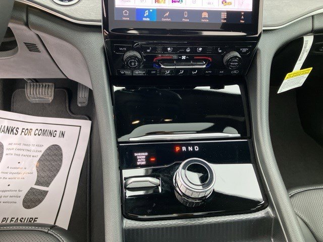 Certified 2025 Jeep Grand Cherokee Limited w/ Luxury Tech Group II image 19