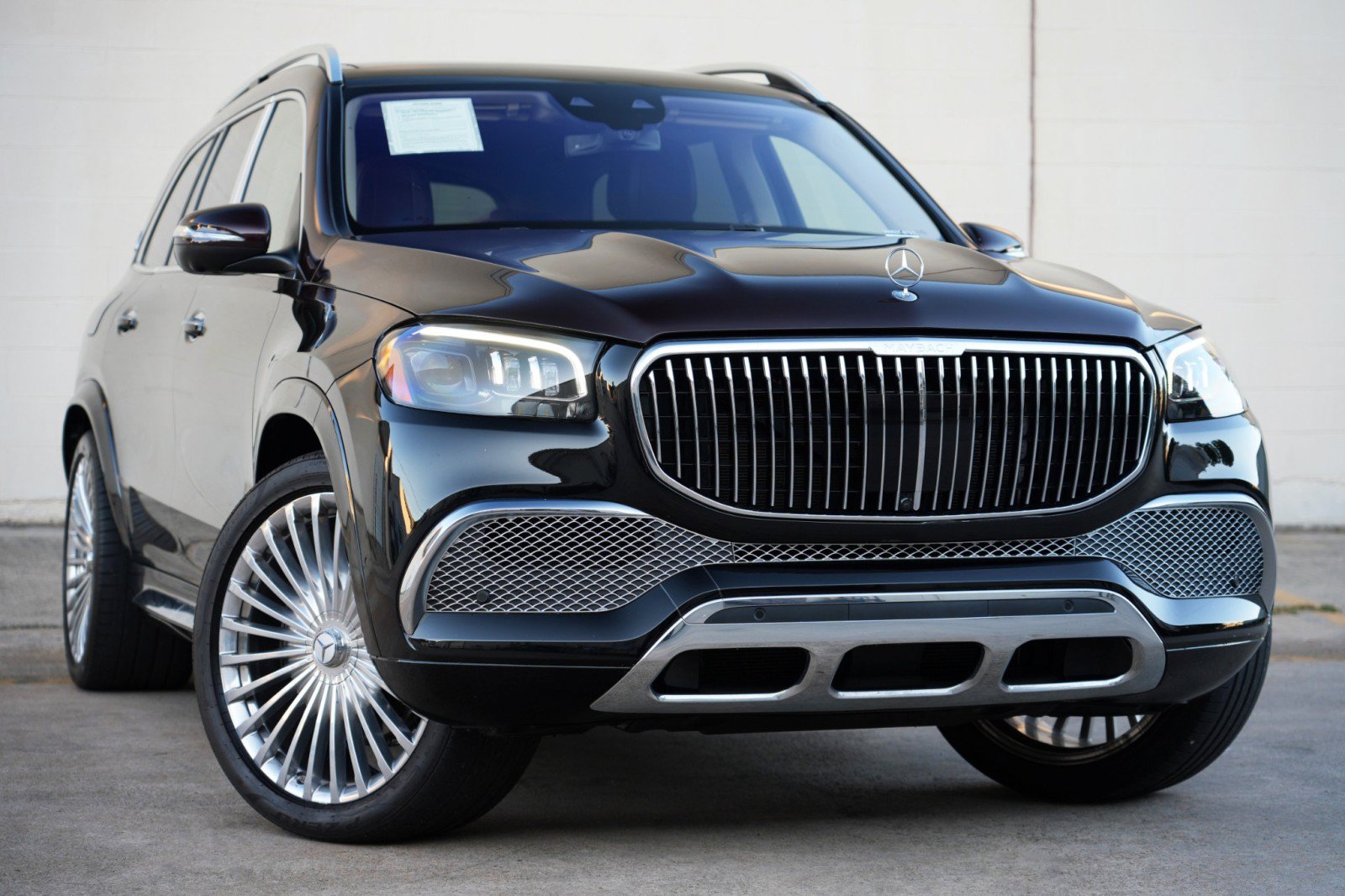 Used 2023 Mercedes-Benz Maybach GLS 600 4MATIC image 4
