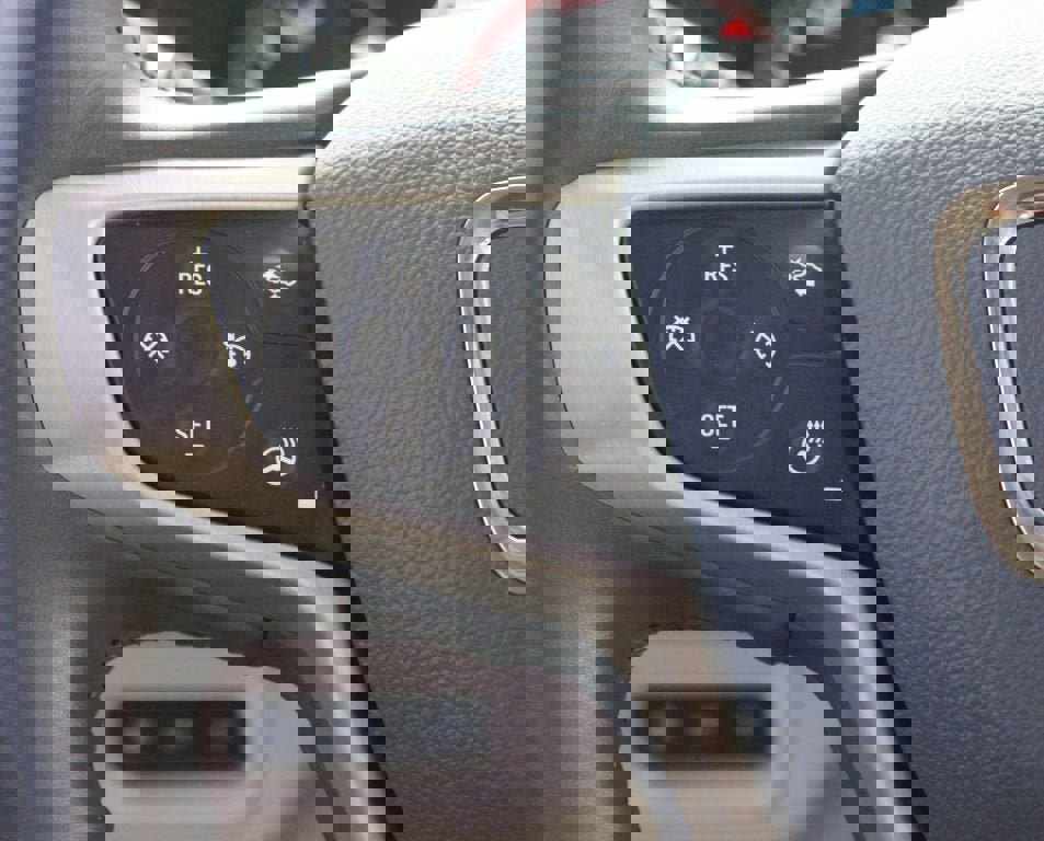 Used 2021 GMC Acadia Denali w/ Denali Technology Package image 11