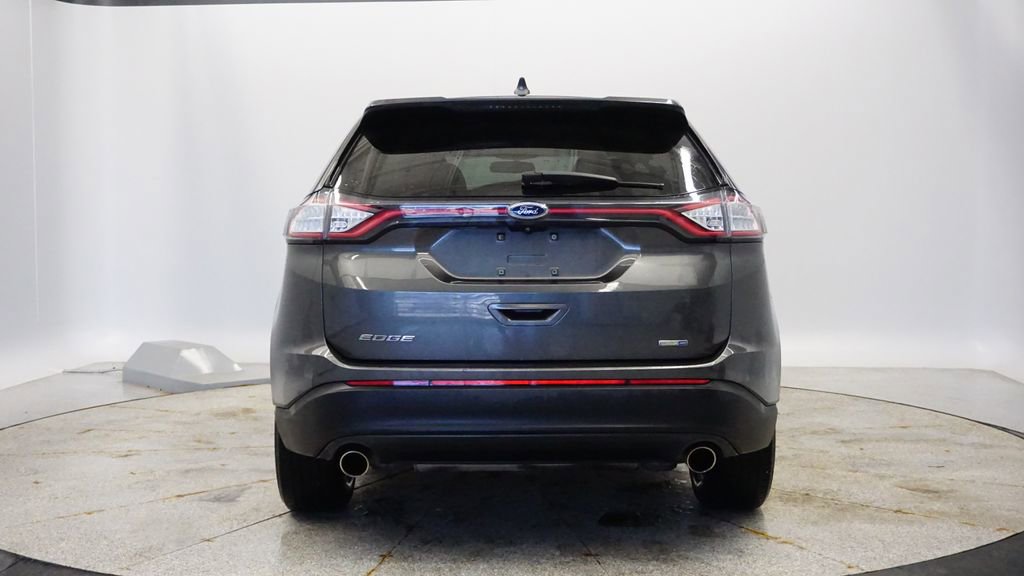 Used 2018 Ford Edge SE image 4