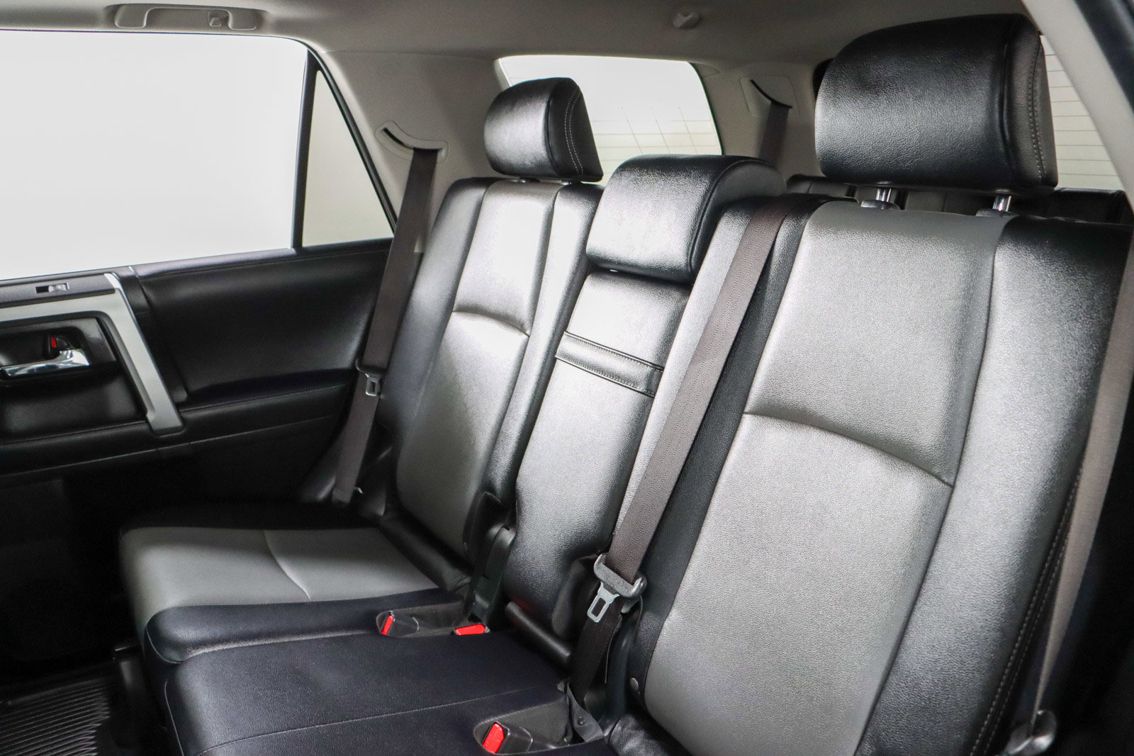Used 2023 Toyota 4Runner SR5 Premium w/ Moonroof Package AWD/4WD image 29