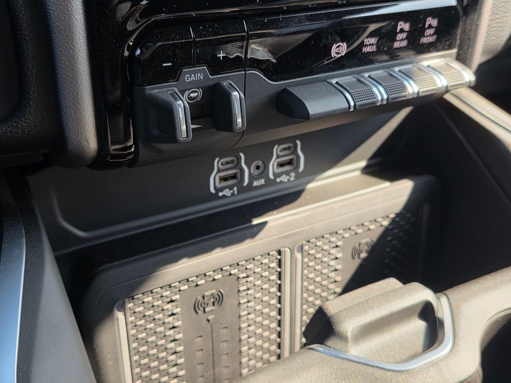 New 2026 RAM 2500 Big Horn AWD/4WD image 17