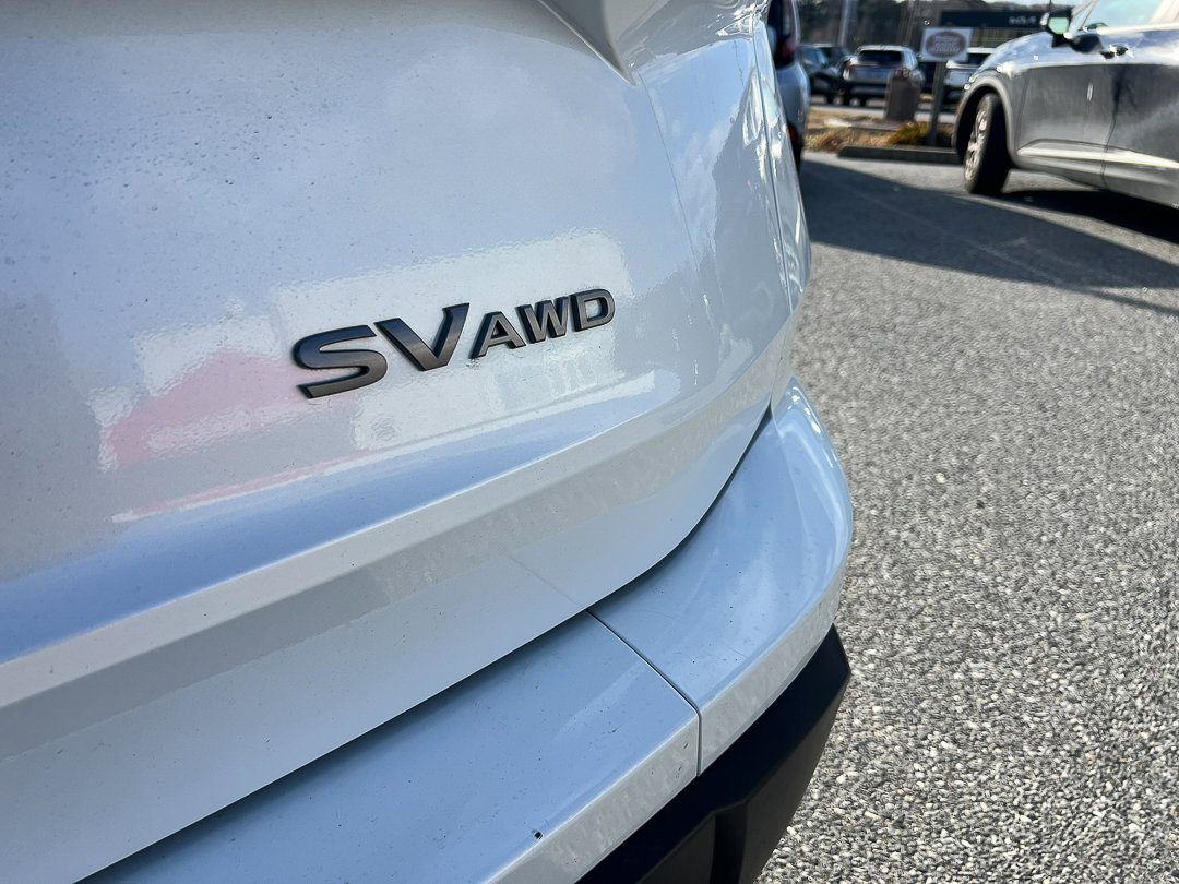 Used 2024 Nissan Rogue SV image 5