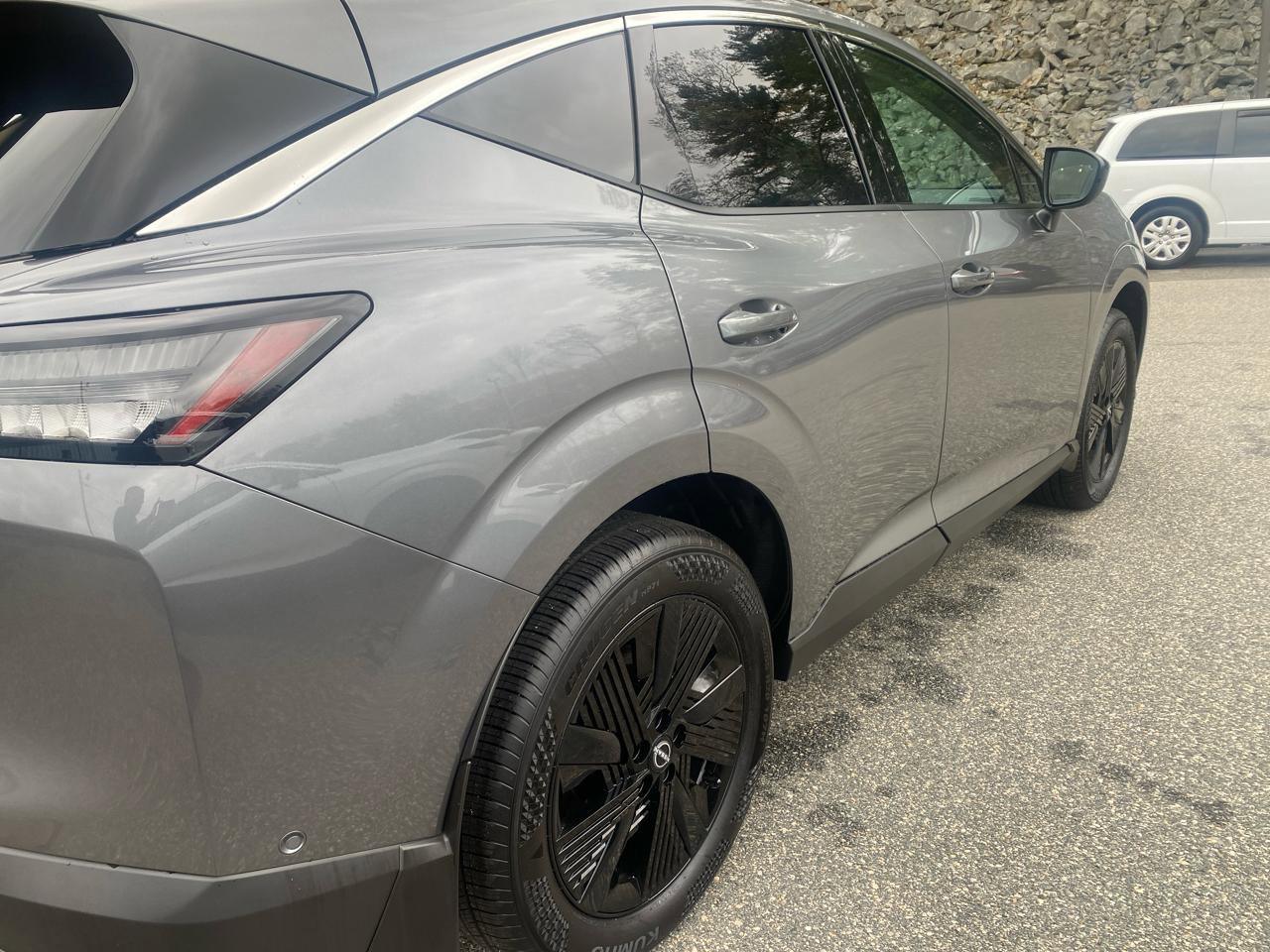 Used 2025 Nissan Murano SV AWD/4WD image 33
