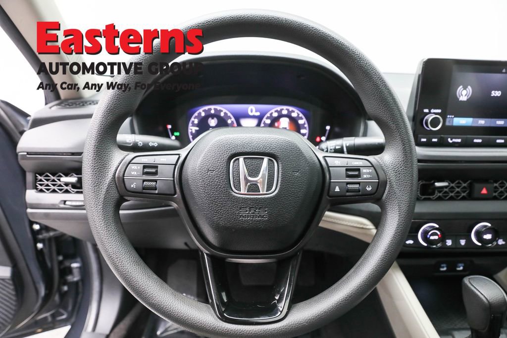 Used 2025 Honda Accord SE image 10