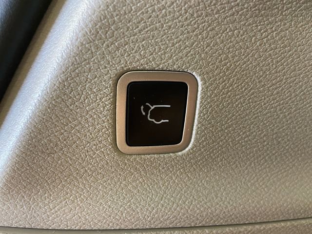 Certified 2024 Chrysler Pacifica Touring-L image 29