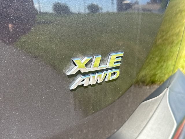 Used 2014 Toyota RAV4 XLE AWD/4WD image 17