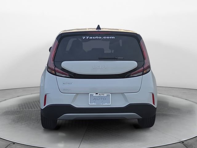 Used 2025 Kia Soul LX w/ LX Technology Package image 4