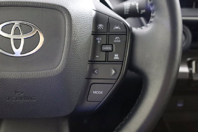 Used 2025 Toyota Prius LE FWD image 13