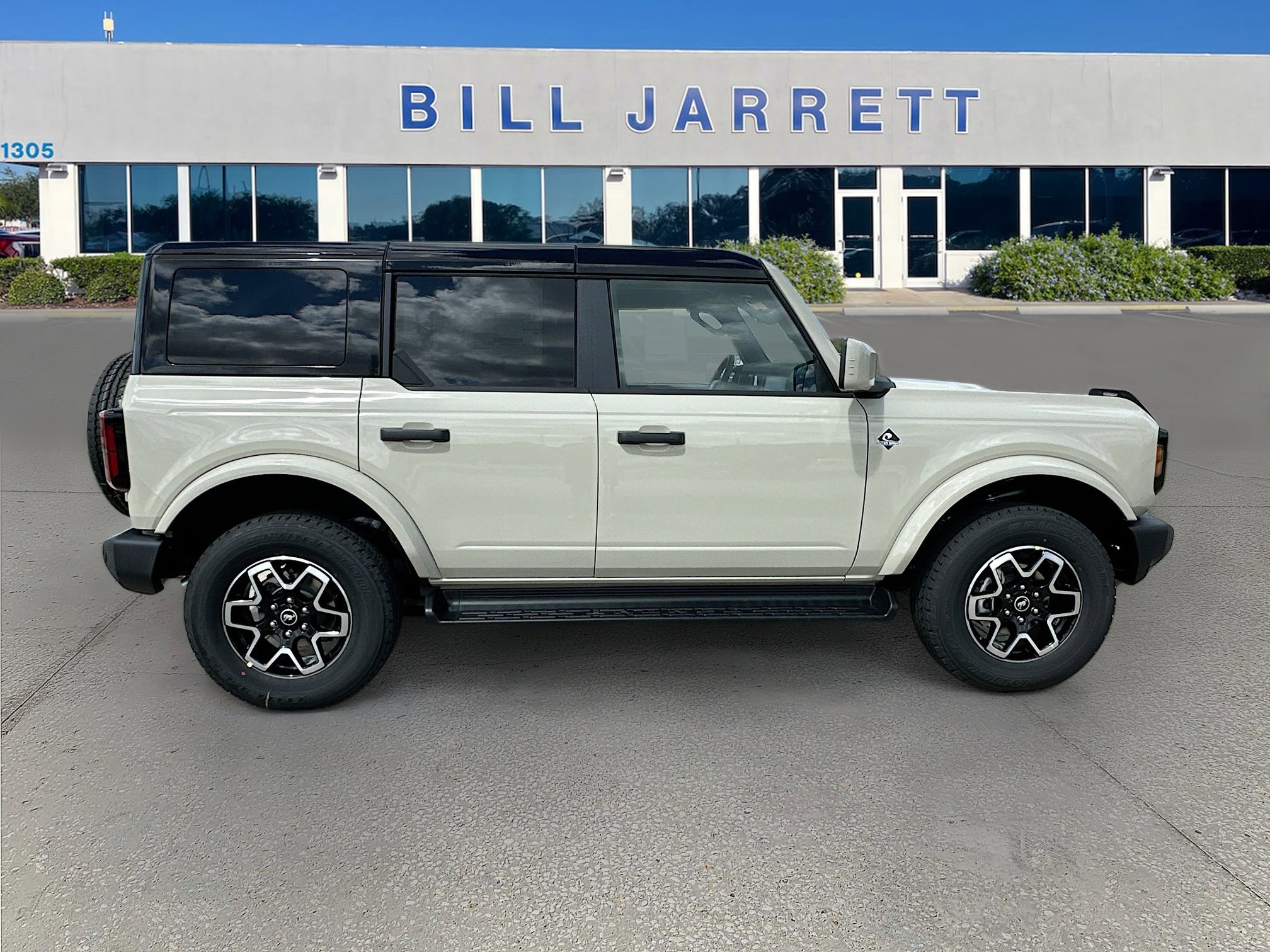 New 2026 Ford Bronco Outer Banks AWD/4WD image 3